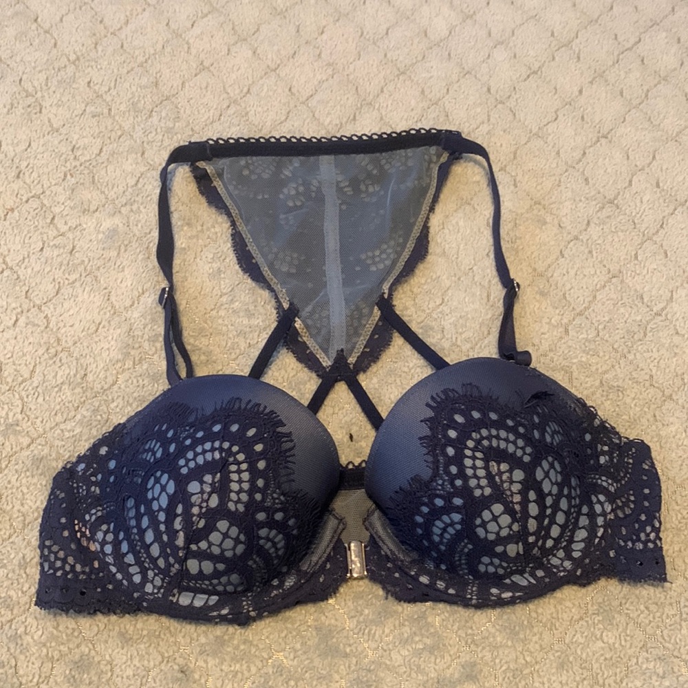 Victoria secret 32B bra